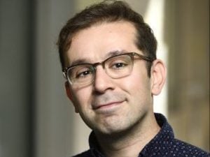  Daniel  Khashabi  headshot