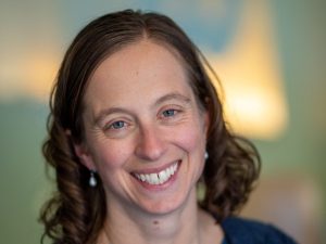  Elizabeth  Stuart  headshot