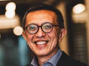  Fadil  Santosa  headshot