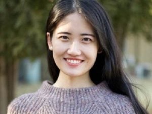  Sijia  Geng  headshot