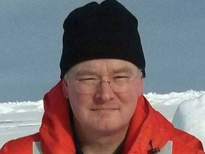  Louis  Whitcomb  headshot